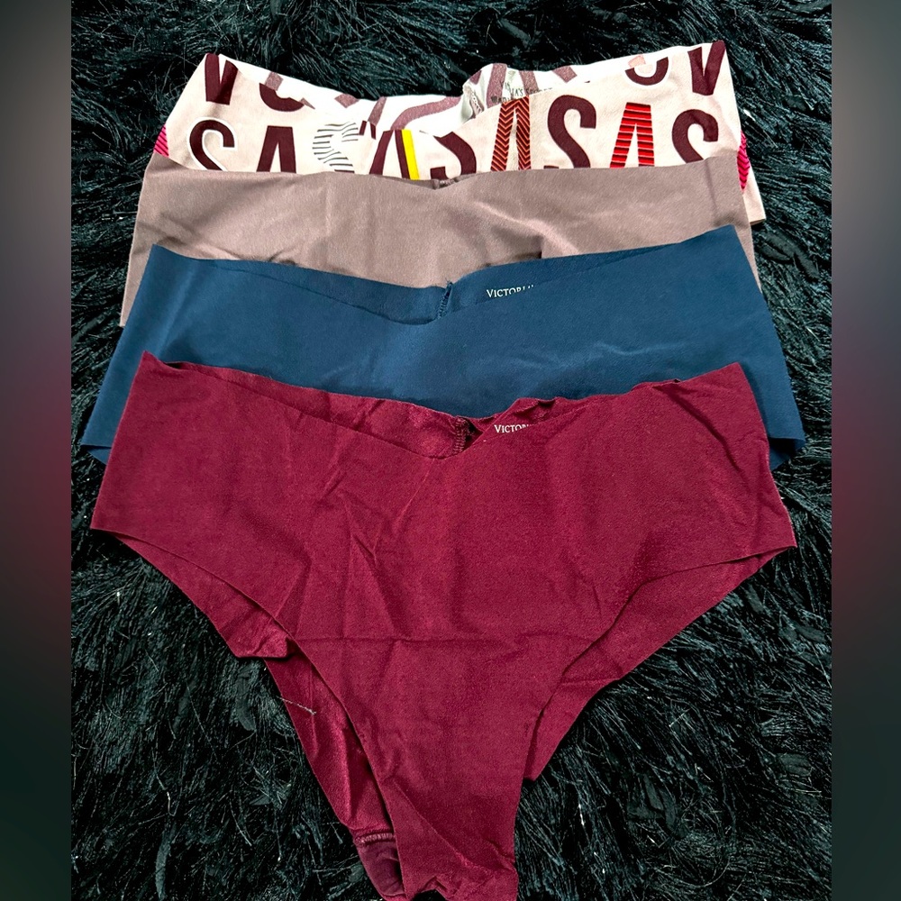 Victoria’s Secret no show cheeky/hipster panties. Bundle of 4. Size M